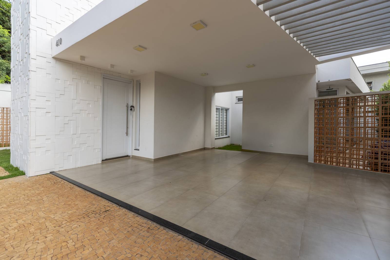 Casa térrea de 229m² no Condomínio Praça das Flores