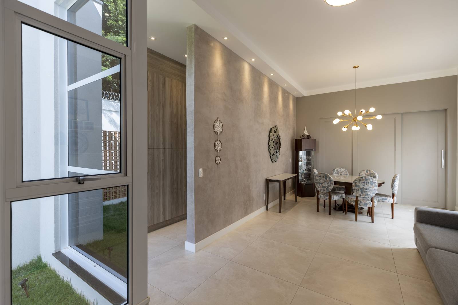 Casa térrea de 229m² no Condomínio Praça das Flores