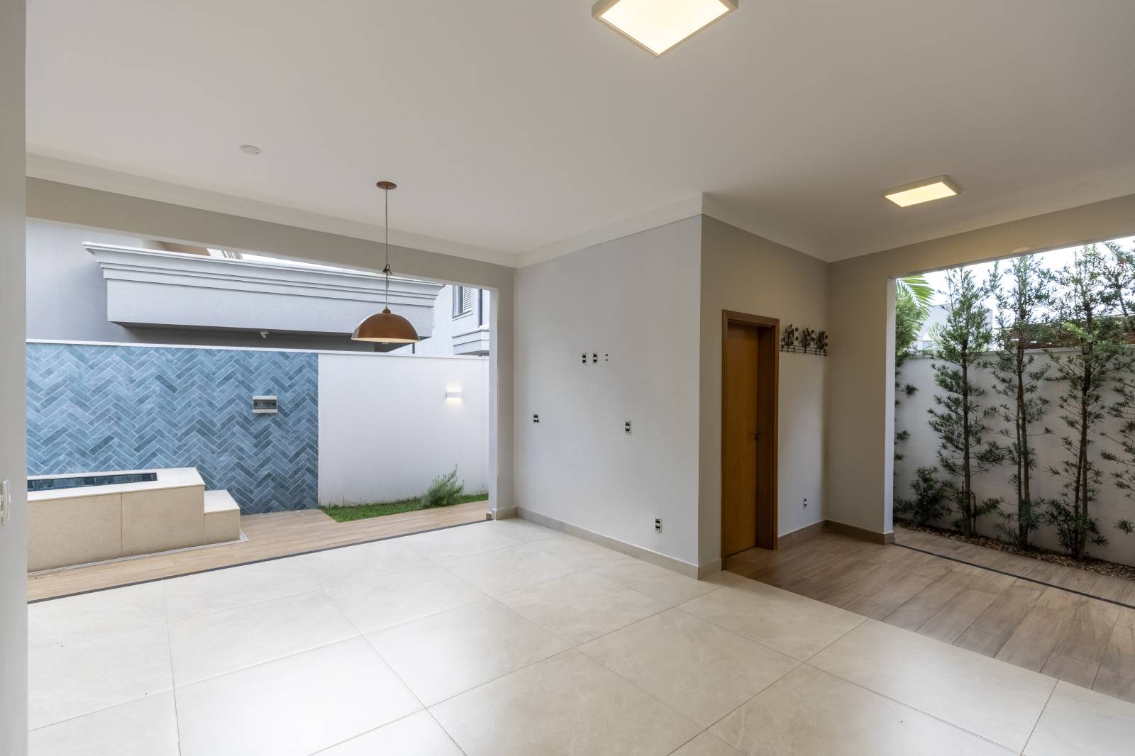 Casa térrea de 229m² no Condomínio Praça das Flores