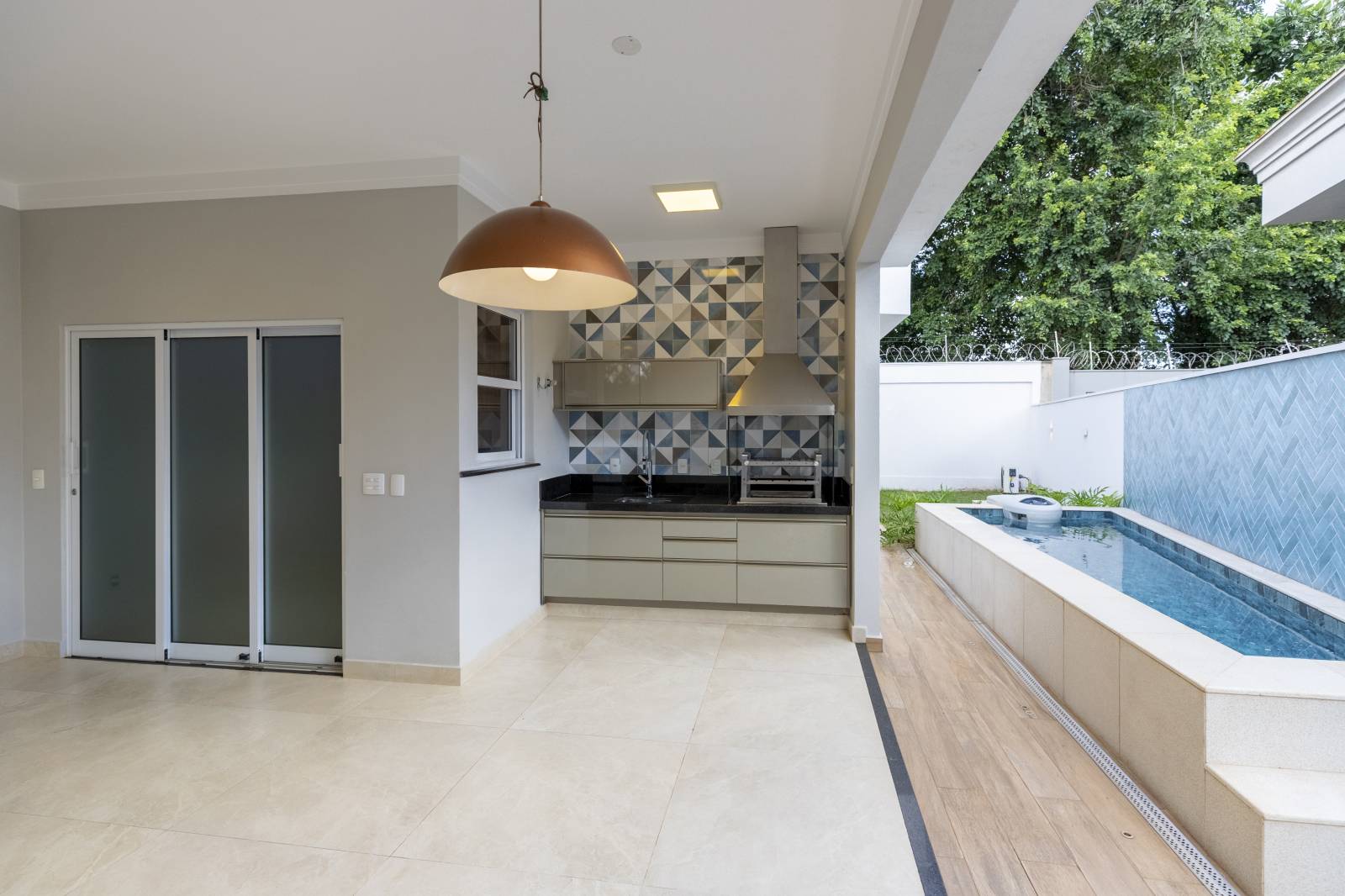 Casa térrea de 229m² no Condomínio Praça das Flores