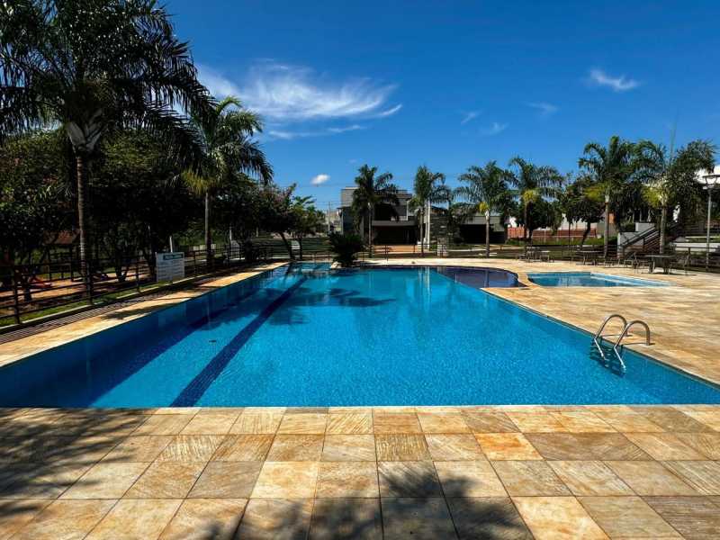 Casa Residencial de 150m² e terreno de 300m² no Condomínio Portal da Mata