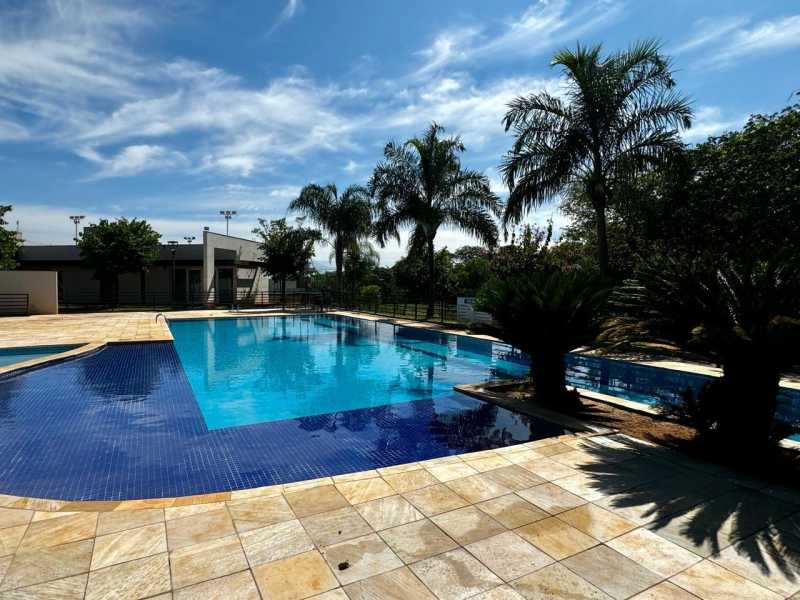 Casa Residencial de 150m² e terreno de 300m² no Condomínio Portal da Mata