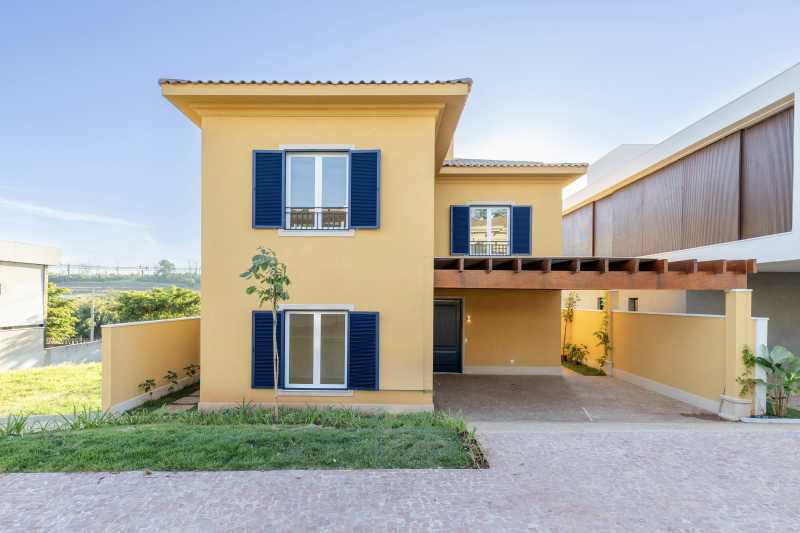 Sobrado com 3 suítes no Colina do Golfe