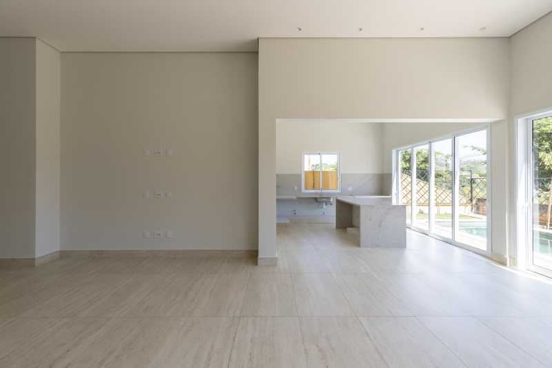 Sobrado com 3 suítes no Colina do Golfe