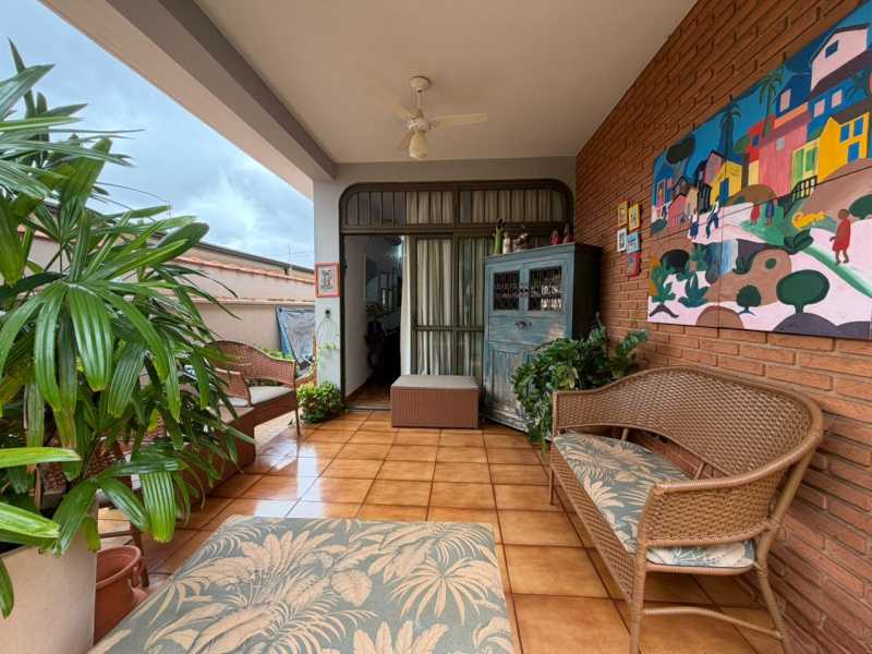 Excelente casa de rua de 150m², muito bem conservada localizada em um dos bairros mais valorizados da região.