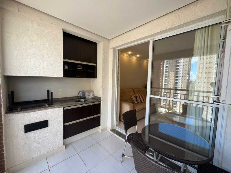 Reserva do Golf - Apartamento de 81 m², no 10º andar, em frente ao Shopping