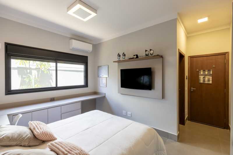 Linda casa térrea à venda no Alphaville 2