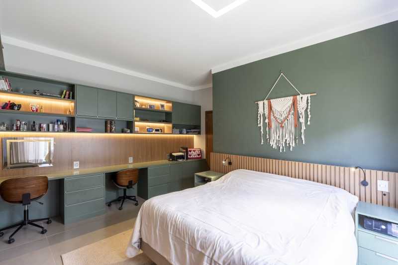 Linda casa térrea à venda no Alphaville 2