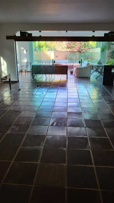 Linda Casa de Esquina na Ribeirânia – Parte Fechada