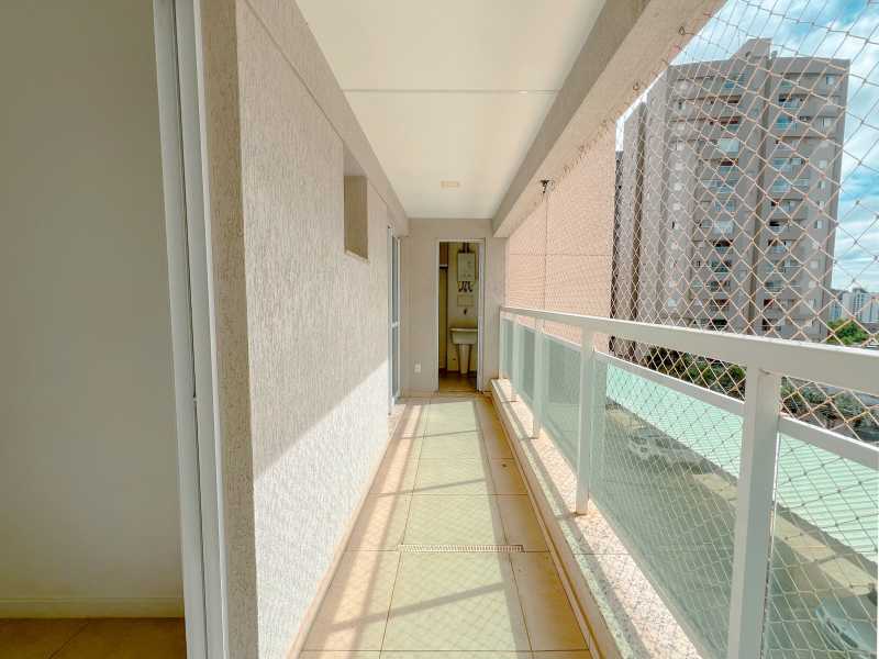 Ed. Sunset em frente ao Raya