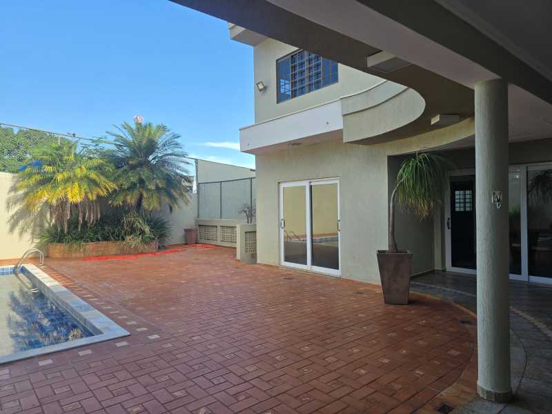 Casa de 604m² - Espaço, conforto e lazer completo na Ribeirânia!