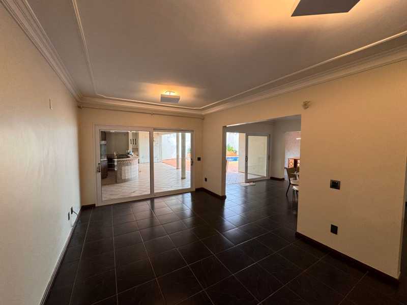 Casa de 604m² - Espaço, conforto e lazer completo na Ribeirânia!