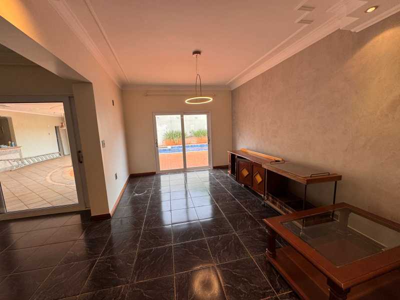 Casa de 604m² - Espaço, conforto e lazer completo na Ribeirânia!