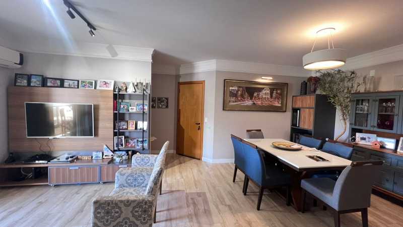 Apartamento à Venda – Edifício Montpellier | Santa Cruz - tudo REFORMADO