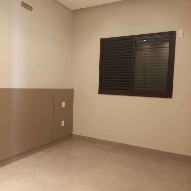 Casa nova com pé direito duplo + piscina + 3 suítes