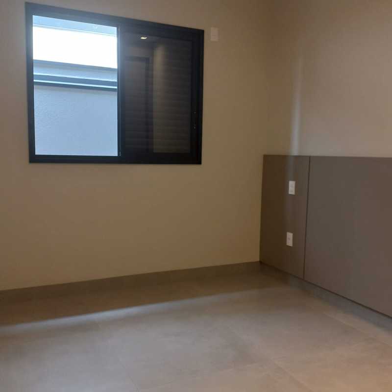 Casa nova com pé direito duplo + piscina + 3 suítes